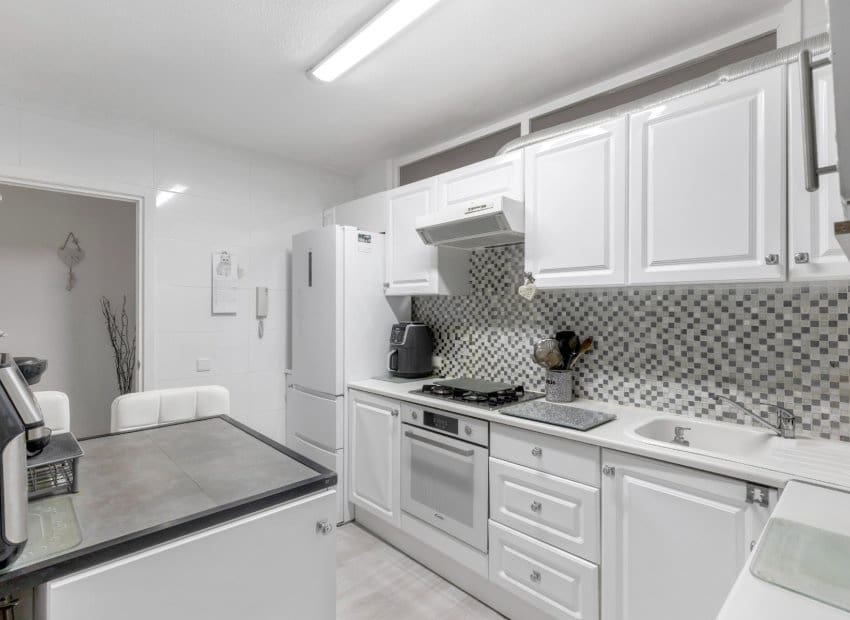 2 bedroom Apartment for sale in Torrevieja - € 179,000 (Ref: 9211260)