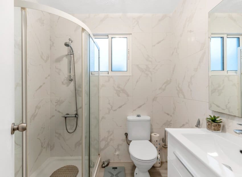 2 bedroom Apartment for sale in Torrevieja - € 179,000 (Ref: 9211260)