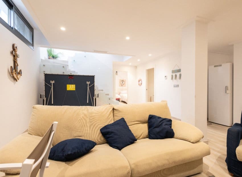 4 bedroom Villa for sale in Orihuela Costa with pool - € 536,500 (Ref: 9211263)