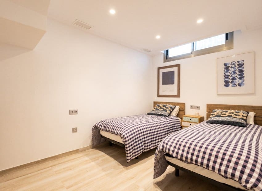 4 bedroom Villa for sale in Orihuela Costa with pool - € 536,500 (Ref: 9211263)