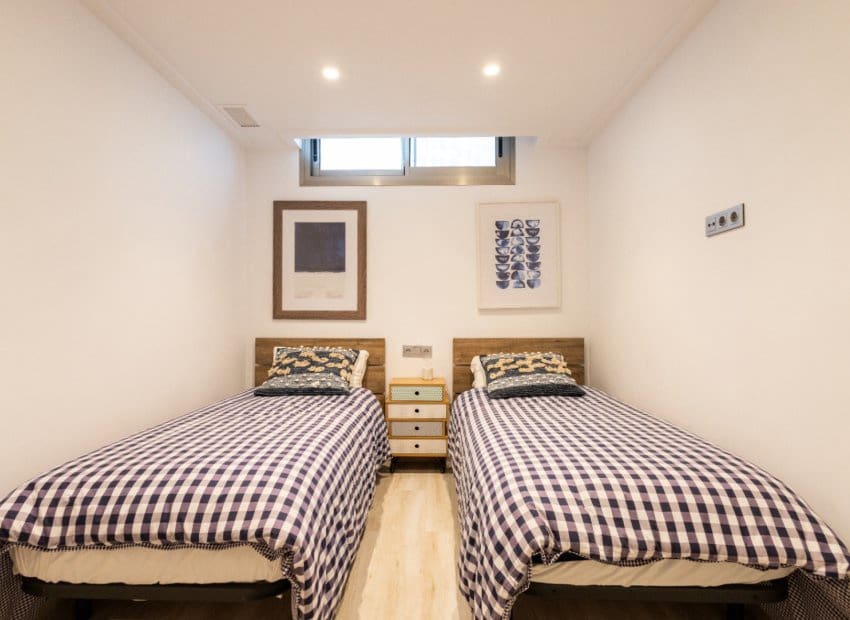 4 bedroom Villa for sale in Orihuela Costa with pool - € 536,500 (Ref: 9211263)