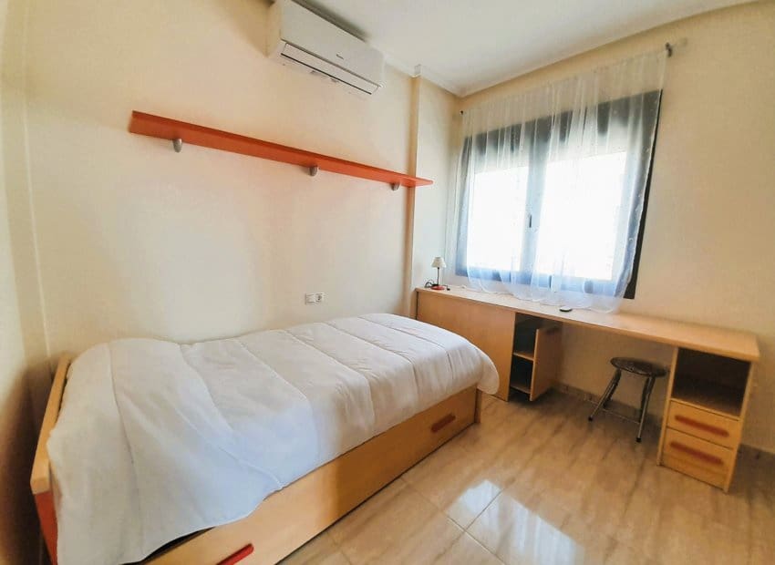 3 soveværelse Semi-Rækkehus til salg i Ciudad Quesada med swimmingpool - € 265.000 (Ref: 9211270)