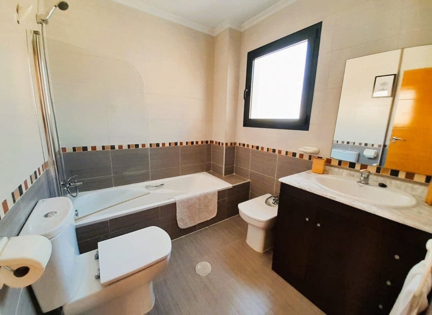 3 soveværelse Semi-Rækkehus til salg i Ciudad Quesada med swimmingpool - € 265.000 (Ref: 9211270)