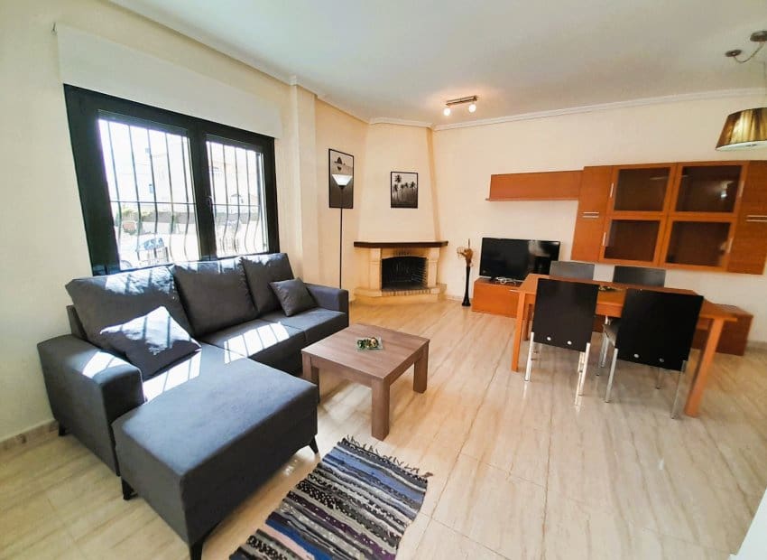 3 soveværelse Semi-Rækkehus til salg i Ciudad Quesada med swimmingpool - € 265.000 (Ref: 9211270)