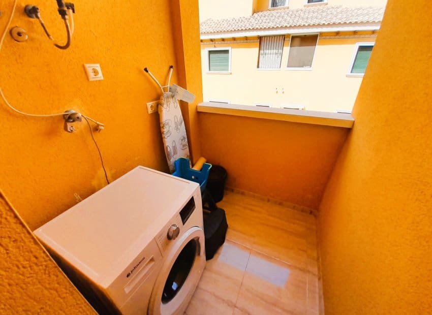 3 soveværelse Semi-Rækkehus til salg i Ciudad Quesada med swimmingpool - € 265.000 (Ref: 9211270)