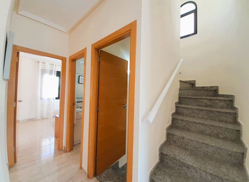 3 soveværelse Semi-Rækkehus til salg i Ciudad Quesada med swimmingpool - € 265.000 (Ref: 9211270)