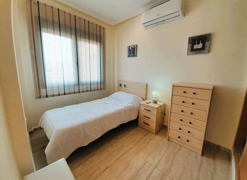 3 soveværelse Semi-Rækkehus til salg i Ciudad Quesada med swimmingpool - € 265.000 (Ref: 9211270)