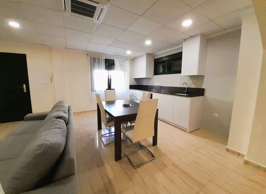 3 soveværelse Semi-Rækkehus til salg i Ciudad Quesada med swimmingpool - € 265.000 (Ref: 9211270)