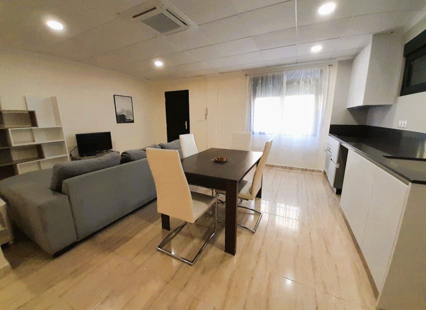 3 soveværelse Semi-Rækkehus til salg i Ciudad Quesada med swimmingpool - € 265.000 (Ref: 9211270)