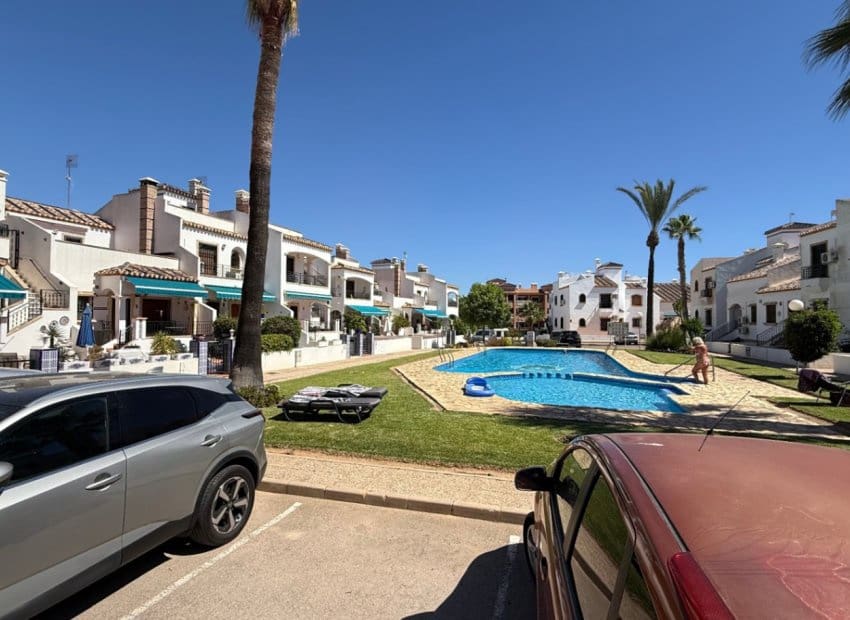 2 slaapkamer Penthouse te koop in Orihuela met zwembad - € 339.900 (Ref: 9211279)