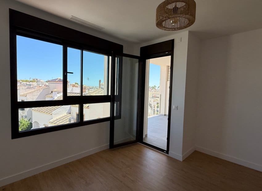 2 slaapkamer Penthouse te koop in Orihuela met zwembad - € 339.900 (Ref: 9211279)