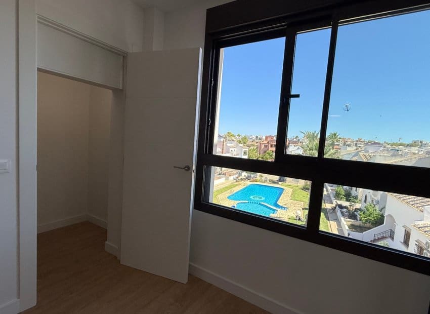2 slaapkamer Penthouse te koop in Orihuela met zwembad - € 339.900 (Ref: 9211279)