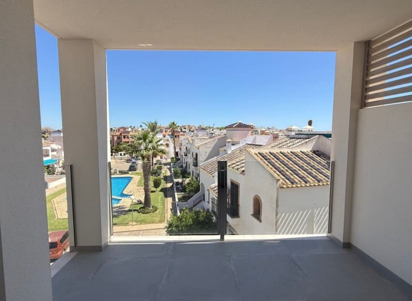 2 slaapkamer Penthouse te koop in Orihuela met zwembad - € 339.900 (Ref: 9211279)