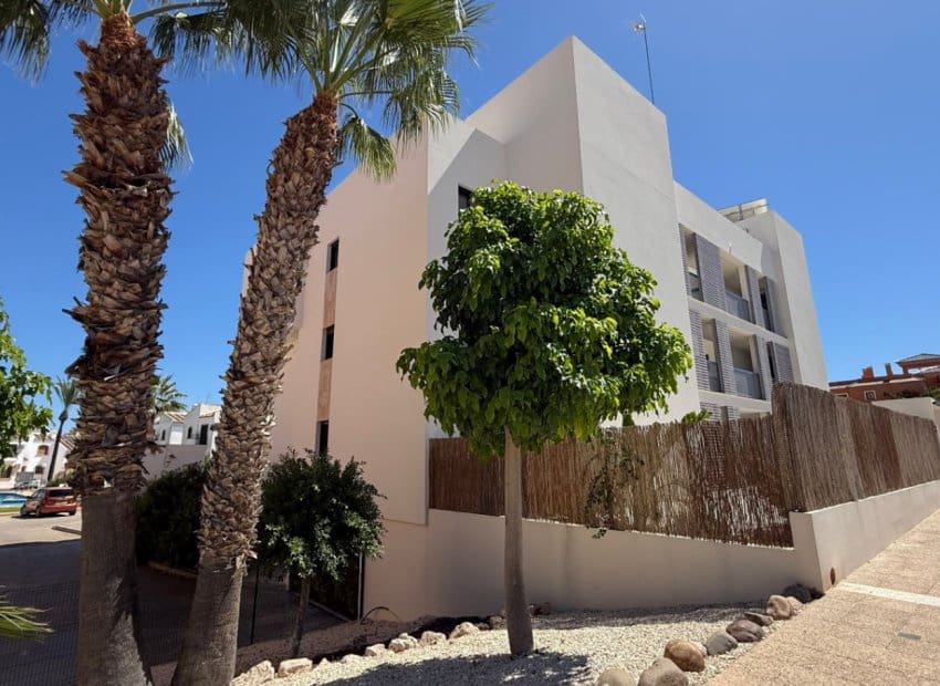 2 slaapkamer Penthouse te koop in Orihuela met zwembad - € 339.900 (Ref: 9211279)