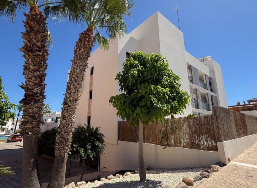 2 slaapkamer Penthouse te koop in Orihuela met zwembad - € 339.900 (Ref: 9211279)