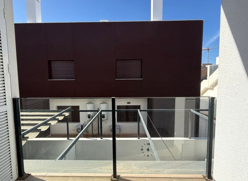 2 sovrum Takvåning till salu i Pilar de la Horadada med pool - 299 000 € (Ref: 9211299)