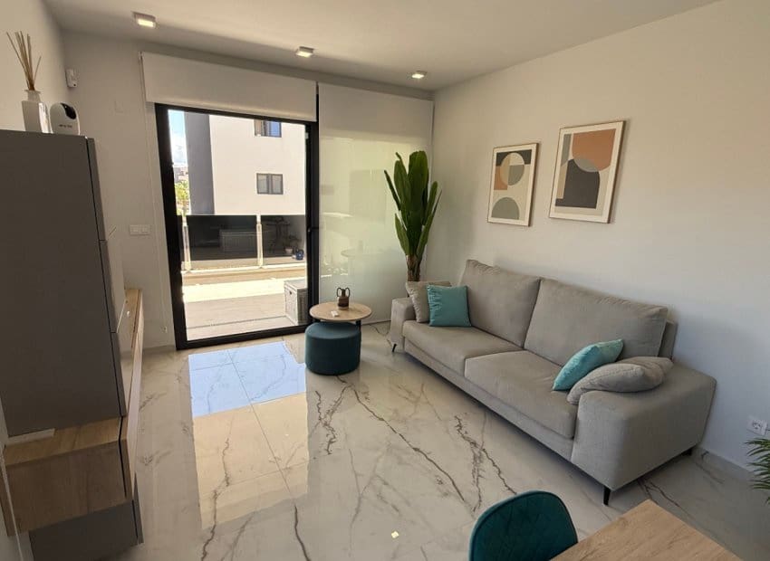 2 Zimmer Apartment zu verkaufen in Villamartin mit Pool - 299.900 € (Ref: 9211300)