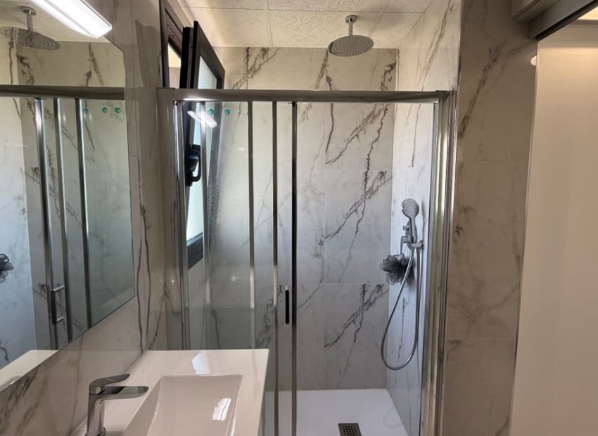 2 Zimmer Apartment zu verkaufen in Villamartin mit Pool - 299.900 € (Ref: 9211300)