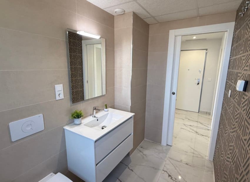 2 Zimmer Apartment zu verkaufen in Villamartin mit Pool - 299.900 € (Ref: 9211300)