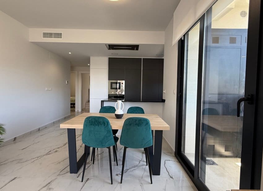 2 Zimmer Apartment zu verkaufen in Villamartin mit Pool - 299.900 € (Ref: 9211300)