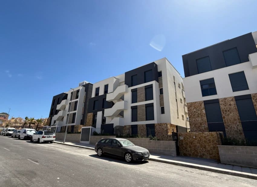 2 Zimmer Apartment zu verkaufen in Villamartin mit Pool - 299.900 € (Ref: 9211300)