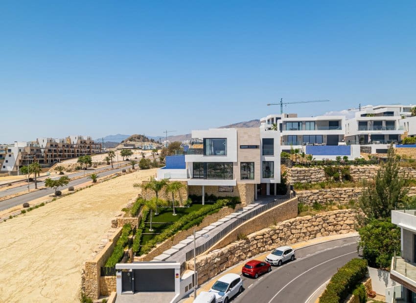 Chalet de 4 habitaciones en Finestrat en venta con piscina - 2.700.000 € (Ref: 9211303)