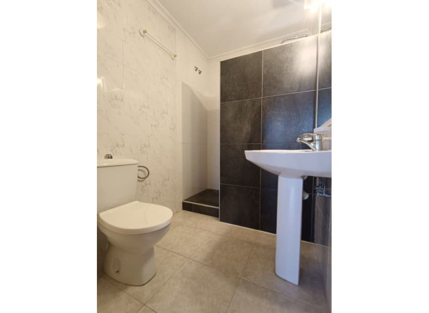 3 bedroom Apartment for sale in La Mata with pool - € 205,000 (Ref: 9211304)