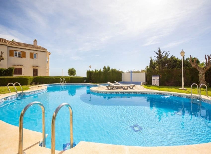 3 bedroom Apartment for sale in La Mata with pool - € 205,000 (Ref: 9211304)