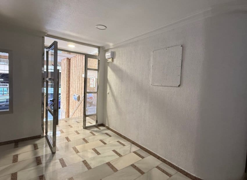 3 slaapkamer Appartement te koop in Torrevieja - € 324.000 (Ref: 9211306)