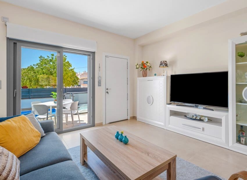 3 soveværelse Byhus til salg i Formentera del Segura med swimmingpool - € 339.000 (Ref: 9211318)