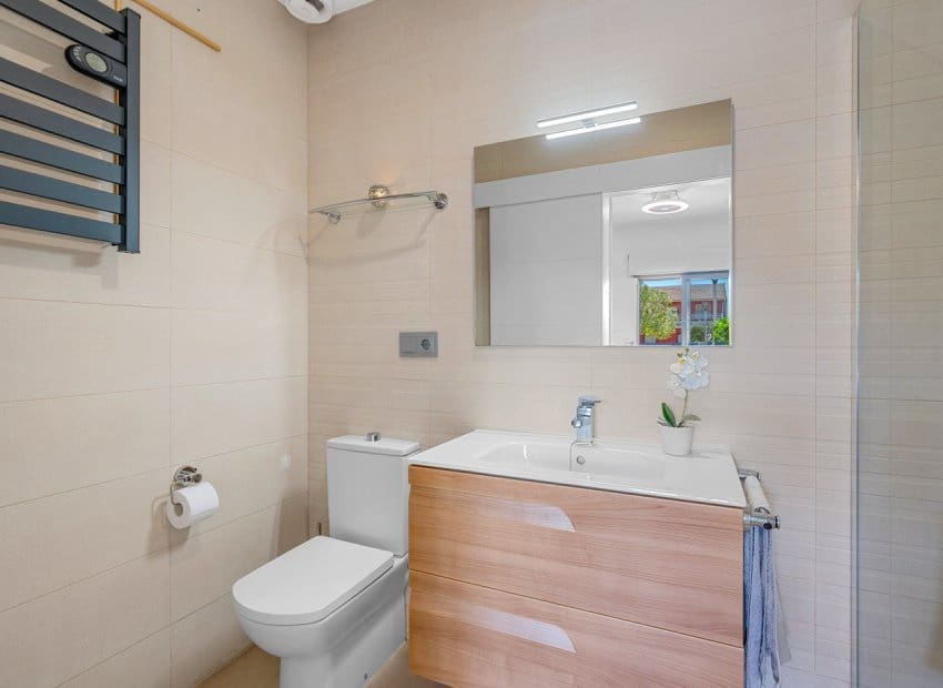 3 soveværelse Byhus til salg i Formentera del Segura med swimmingpool - € 339.000 (Ref: 9211318)