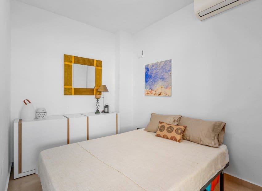 3 soveværelse Byhus til salg i Formentera del Segura med swimmingpool - € 339.000 (Ref: 9211318)