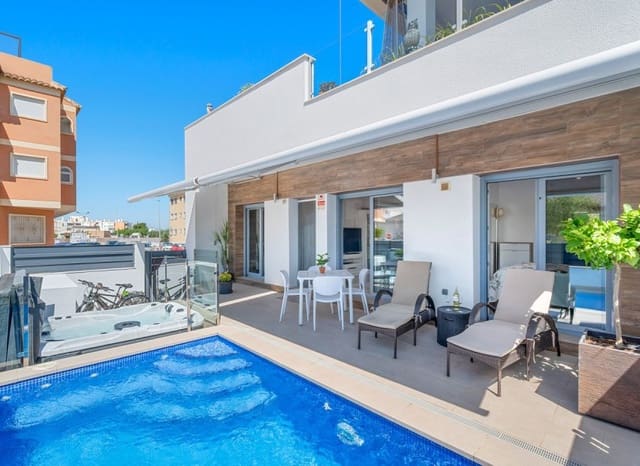 3 soveværelse Byhus til salg i Formentera del Segura med swimmingpool - € 339.000 (Ref: 9211318)
