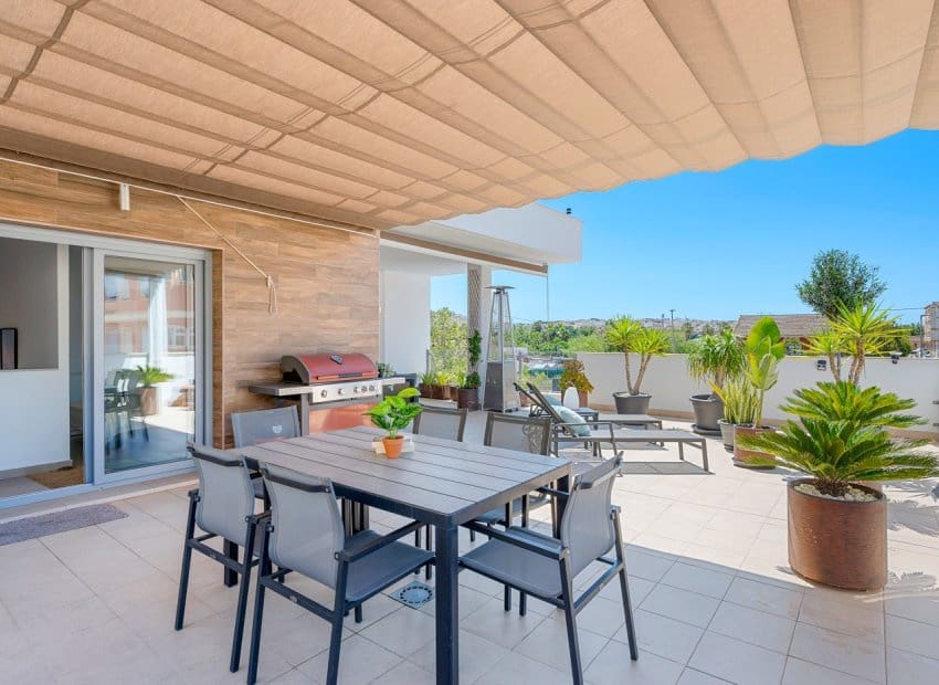 3 soveværelse Byhus til salg i Formentera del Segura med swimmingpool - € 339.000 (Ref: 9211318)