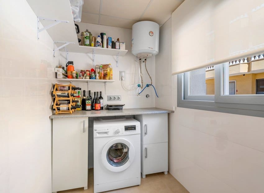 3 soveværelse Byhus til salg i Formentera del Segura med swimmingpool - € 339.000 (Ref: 9211318)