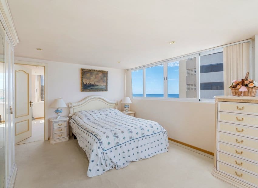 6 sypialnia Penthouse na sprzedaż w Benidorm z basenem - 899 000 € (Ref: 9211322)