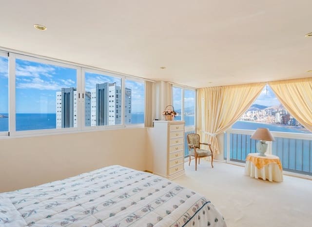 6 bedroom Penthouse for sale in Playa Levante, Benidorm with pool - € 899,000 (Ref: 9211322)