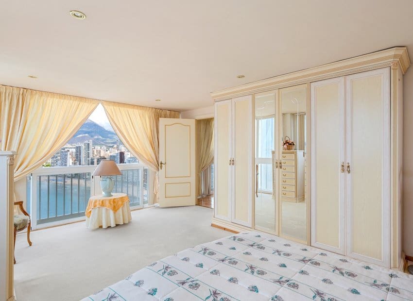 6 sypialnia Penthouse na sprzedaż w Benidorm z basenem - 899 000 € (Ref: 9211322)