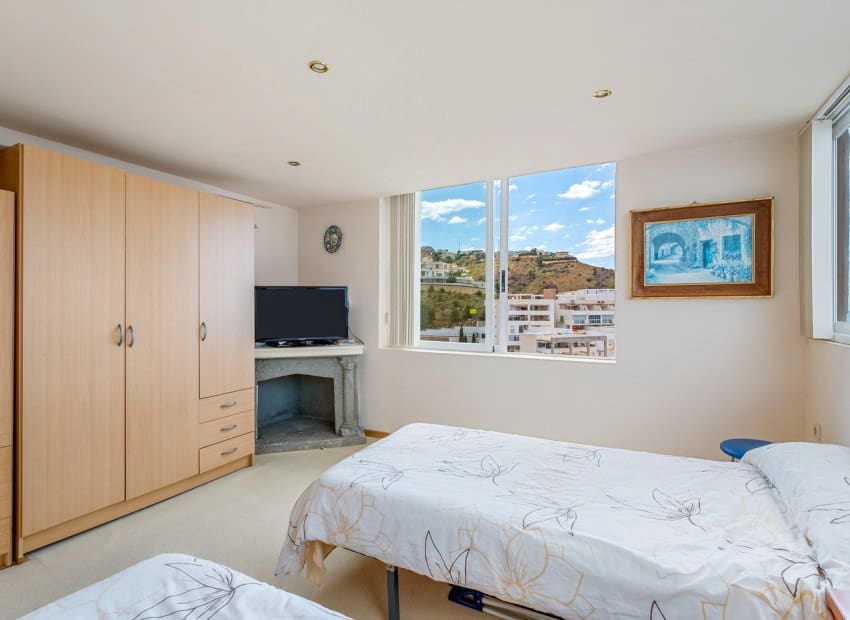 6 sypialnia Penthouse na sprzedaż w Benidorm z basenem - 899 000 € (Ref: 9211322)