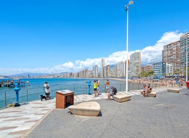6 bedroom Penthouse for sale in Playa Levante, Benidorm with pool - € 899,000 (Ref: 9211322)