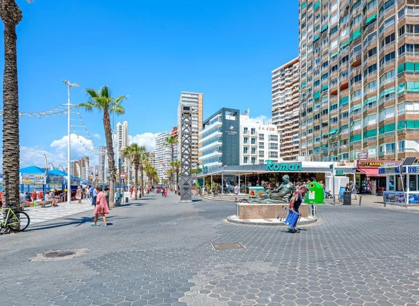 6 sypialnia Penthouse na sprzedaż w Benidorm z basenem - 899 000 € (Ref: 9211322)