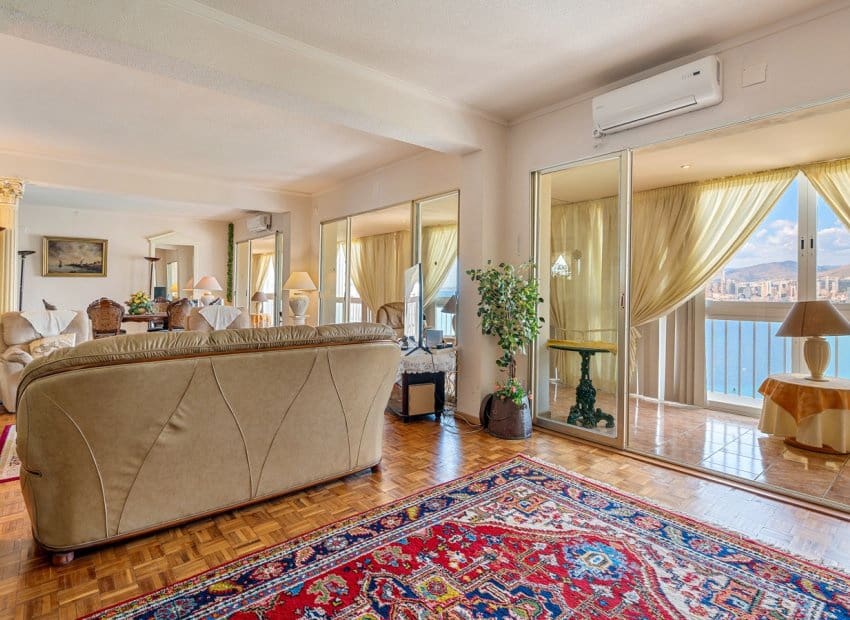 6 sypialnia Penthouse na sprzedaż w Benidorm z basenem - 899 000 € (Ref: 9211322)