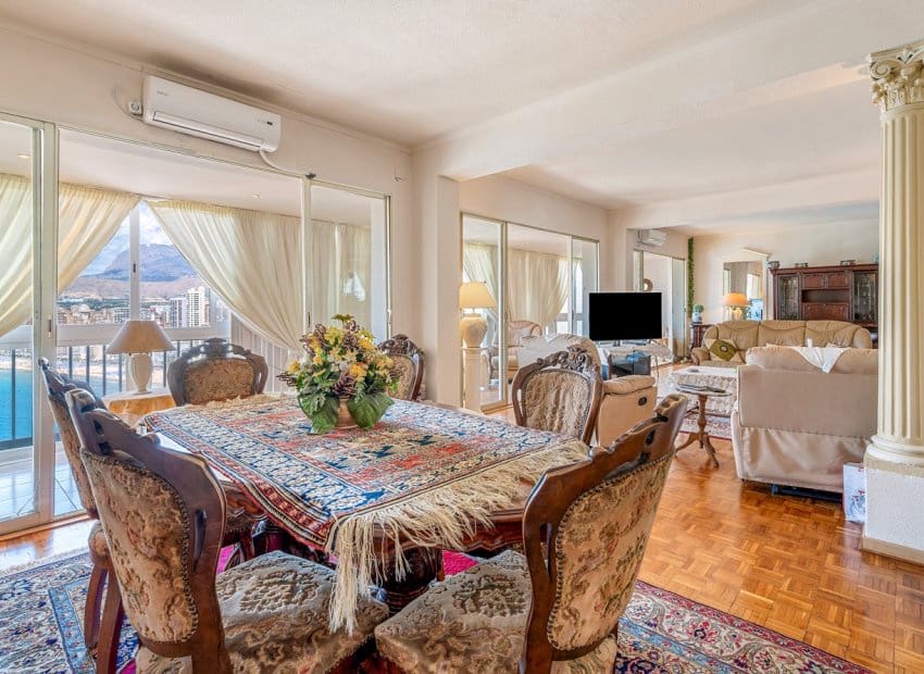 6 sypialnia Penthouse na sprzedaż w Benidorm z basenem - 899 000 € (Ref: 9211322)