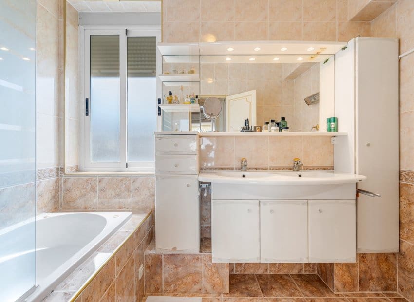 6 sypialnia Penthouse na sprzedaż w Benidorm z basenem - 899 000 € (Ref: 9211322)