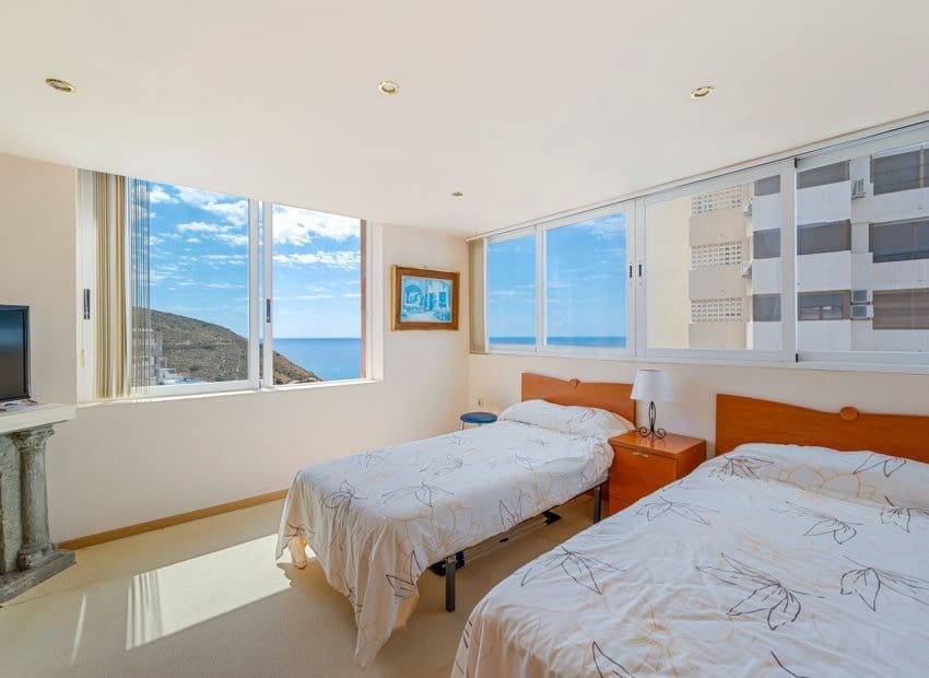 6 sypialnia Penthouse na sprzedaż w Benidorm z basenem - 899 000 € (Ref: 9211322)