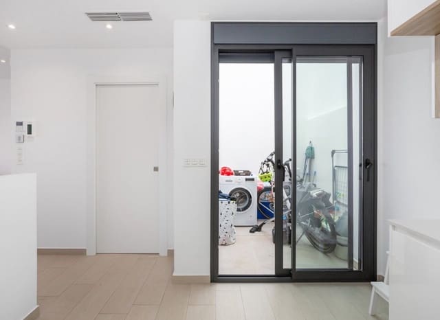 3 slaapkamer Villa te koop in Ciudad Quesada, Rojales met zwembad - € 389.000 (Ref: 9211323)