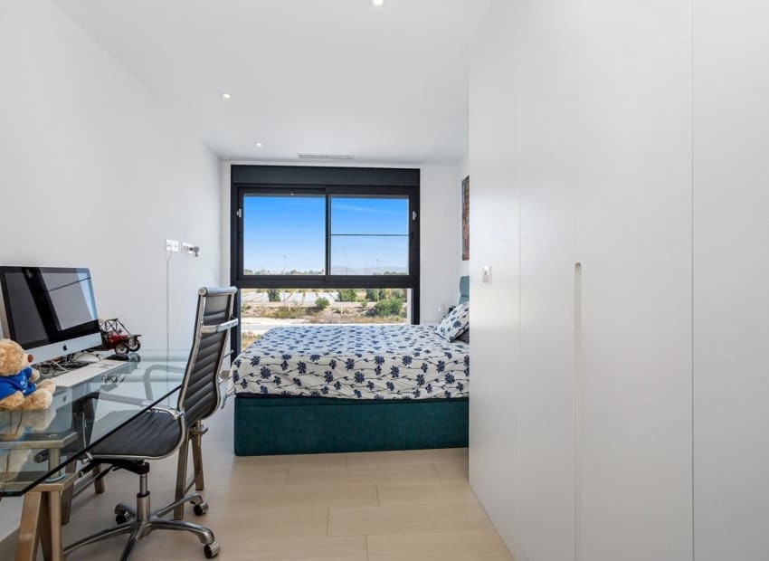 3 slaapkamer Villa te koop in Ciudad Quesada met zwembad - € 389.000 (Ref: 9211323)