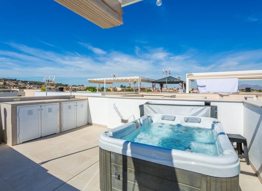 3 slaapkamer Villa te koop in Ciudad Quesada met zwembad - € 389.000 (Ref: 9211323)