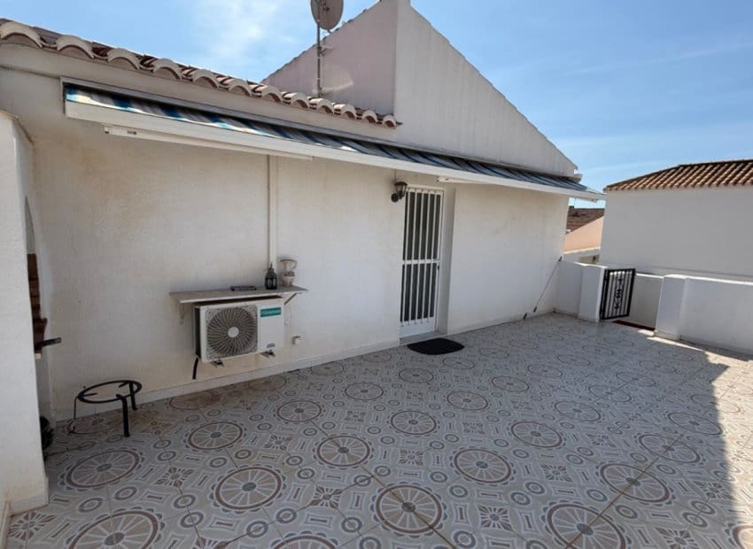 3 bedroom Villa for sale in Torrevieja with pool - € 399,000 (Ref: 9211324)