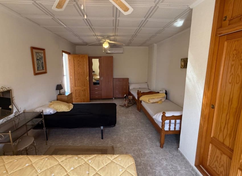 3 bedroom Villa for sale in Torrevieja with pool - € 399,000 (Ref: 9211324)